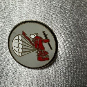 Parachute Red Devils US Army vintage pin
